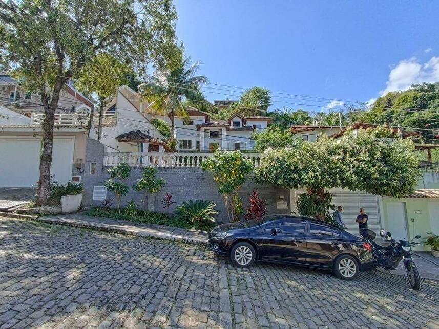 Foto 5 de 28: Casa em leilão em Rio De Janeiro - RJ — Casa à venda em leilão