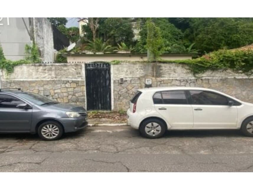 Casa em leilão em Salvador - BA — Casa à venda em leilão