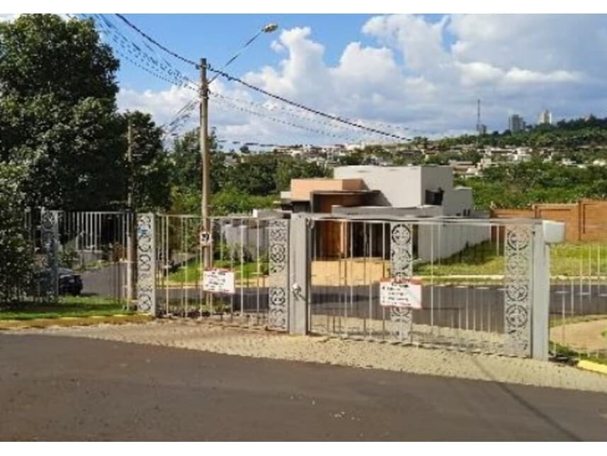 Casa em leilão em Ribeirão Preto - SP — Casa à venda em leilão