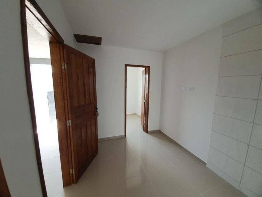 Foto 4 de 9: Casa em leilão em Curitiba - PR — Casa à venda em leilão