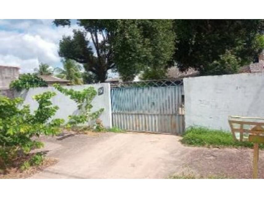 Casa em leilão em Sinop - MT — Casa à venda em leilão