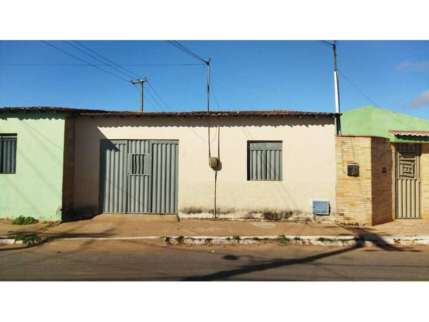 Casa em leilão em Araripe - CE — Casa à venda em leilão