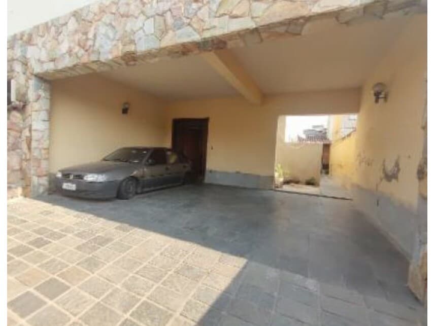 Foto 5 de 13: Casa em leilão em Belo Horizonte - MG — Casa à venda em leilão