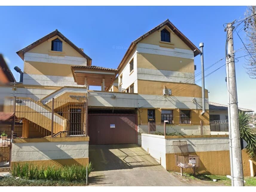 Casa em leilão em Porto Alegre - RS — Casa à venda em leilão