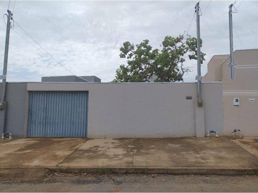Casa em leilão em Caldas Novas - GO — Casa à venda em leilão