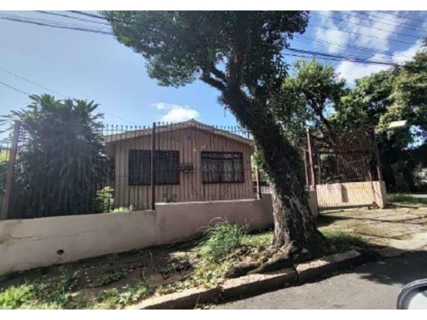 Casa em leilão em Porto Alegre - RS — Casa à venda em leilão