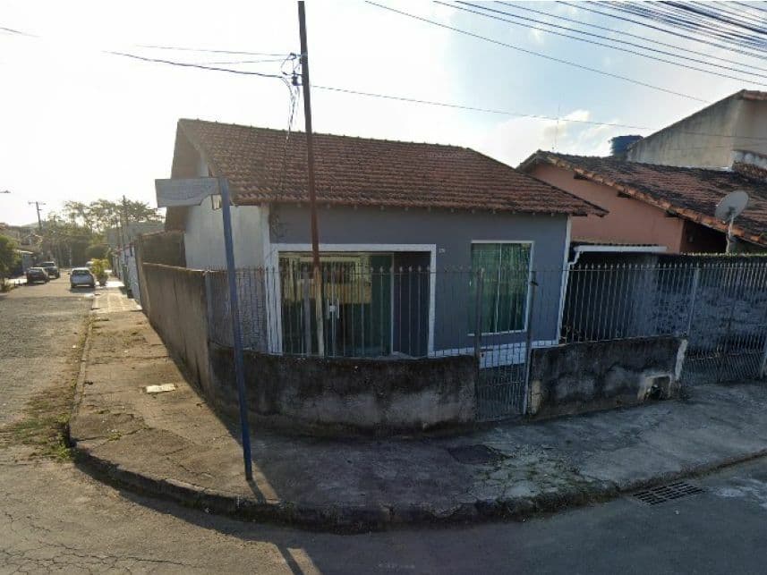 Casa em leilão em Barra Do Piraí - RJ — Casa à venda em leilão