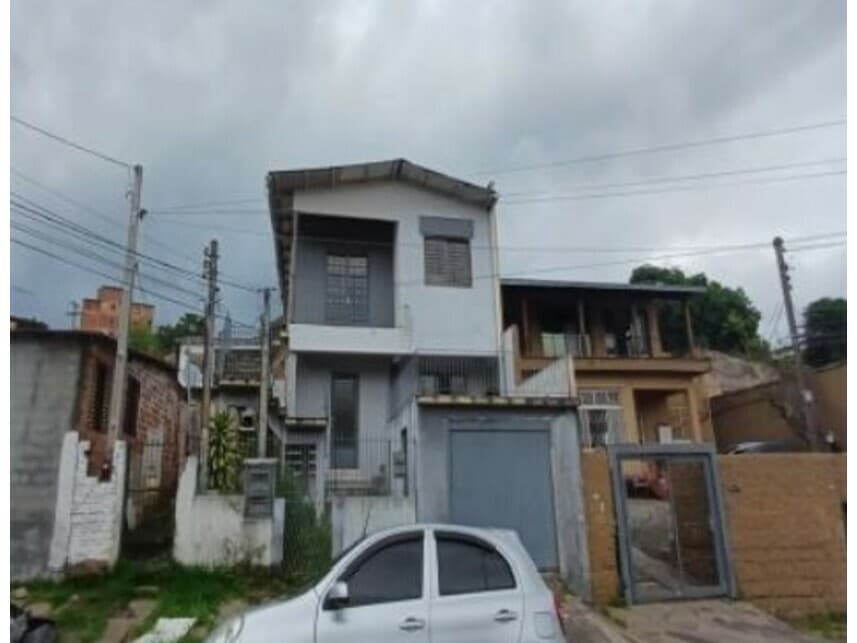 Casa em leilão em Porto Alegre - RS — Casa à venda em leilão