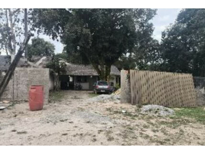 Casa em leilão em Pontal Do Paraná - PR — Casa à venda em leilão