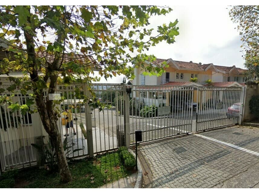 Casa em leilão em Cotia - SP — Casa à venda em leilão
