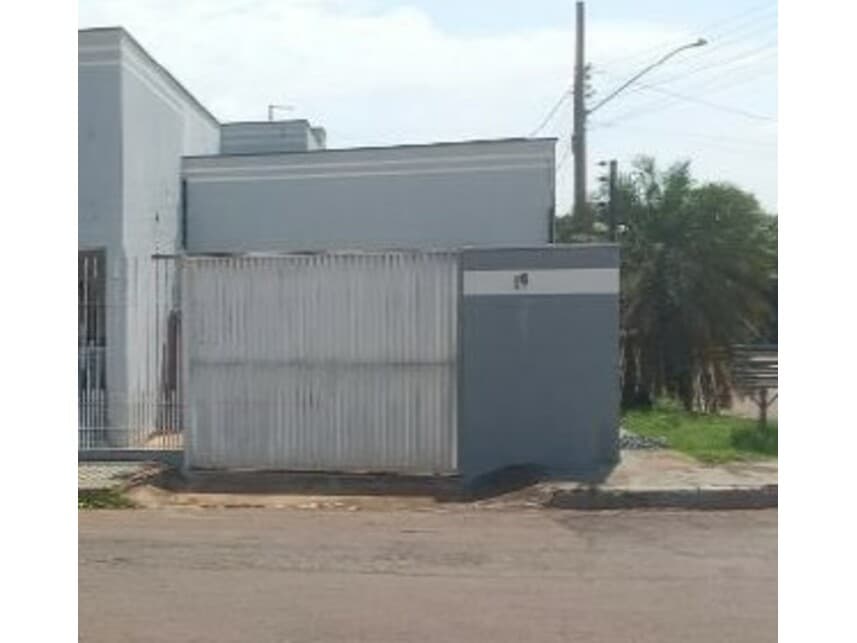 Casa em leilão em Rondonópolis - MT — Casa à venda em leilão
