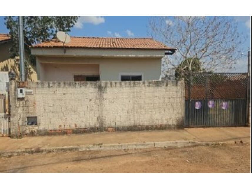 Casa em leilão em Padre Bernardo - GO — Casa à venda em leilão