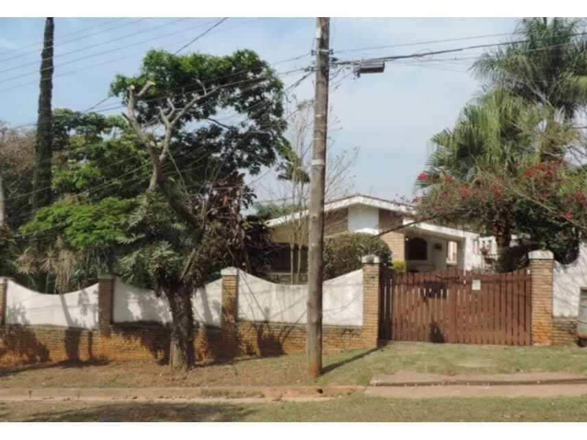 Foto 1 de 7: Casa em leilão em Atibaia - SP — Casa à venda em leilão