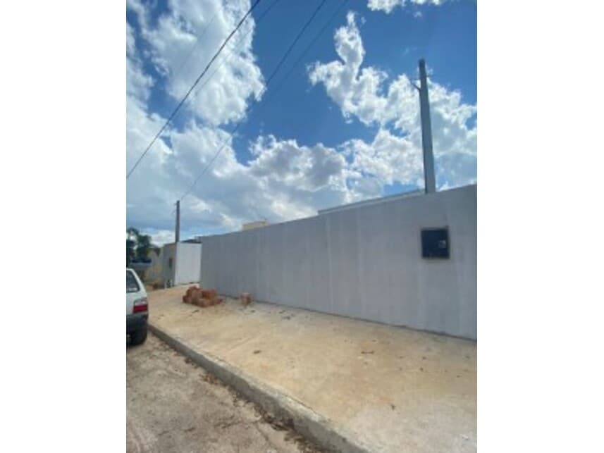 Foto 2 de 9: Casa em leilão em Juara - MT — Casa à venda em leilão