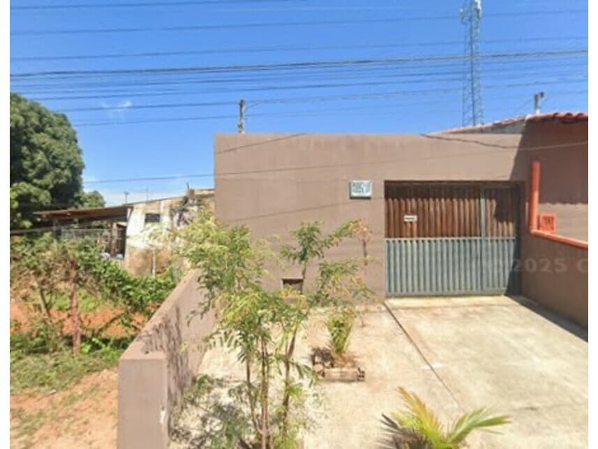 Casa em leilão em Valparaíso De Goiás - GO — Casa à venda em leilão