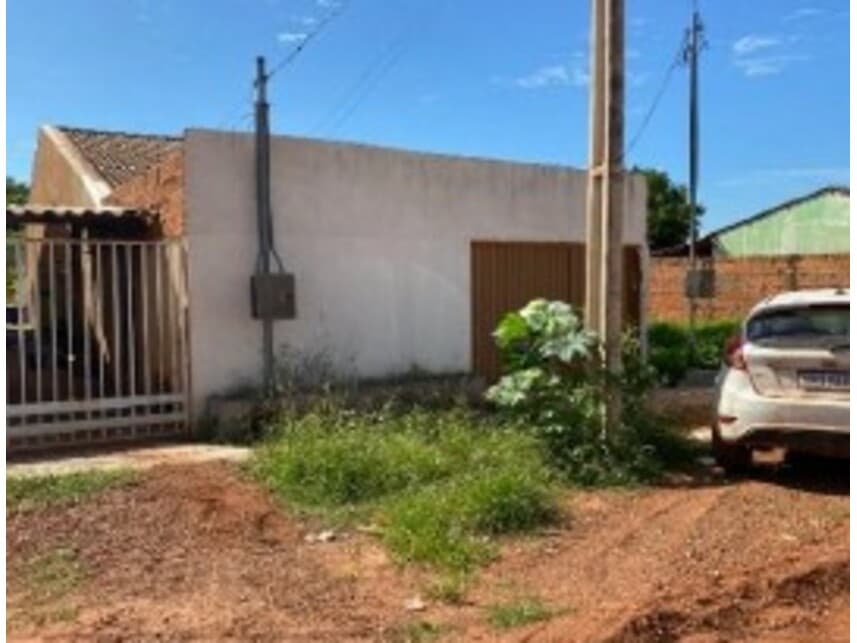 Casa em leilão em Várzea Grande - MT — Casa à venda em leilão