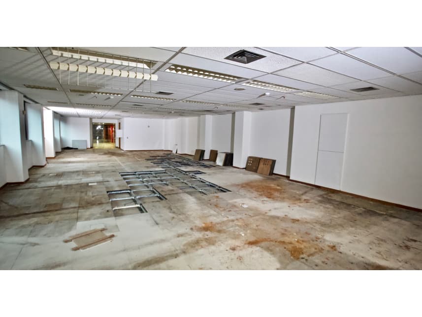 Foto 8 de 9: Comercial em leilão em Rio De Janeiro - RJ — Sala Comercial à venda em leilão