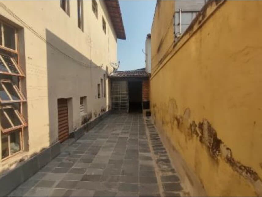 Foto 4 de 13: Casa em leilão em Belo Horizonte - MG — Casa à venda em leilão