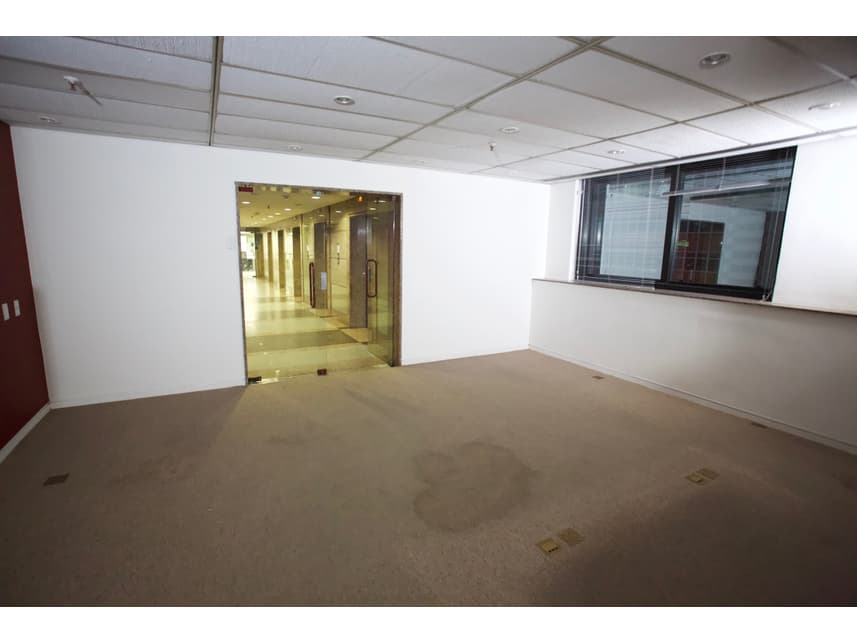 Foto 10 de 14: Comercial em leilão em Rio De Janeiro - RJ — Sala Comercial à venda em leilão