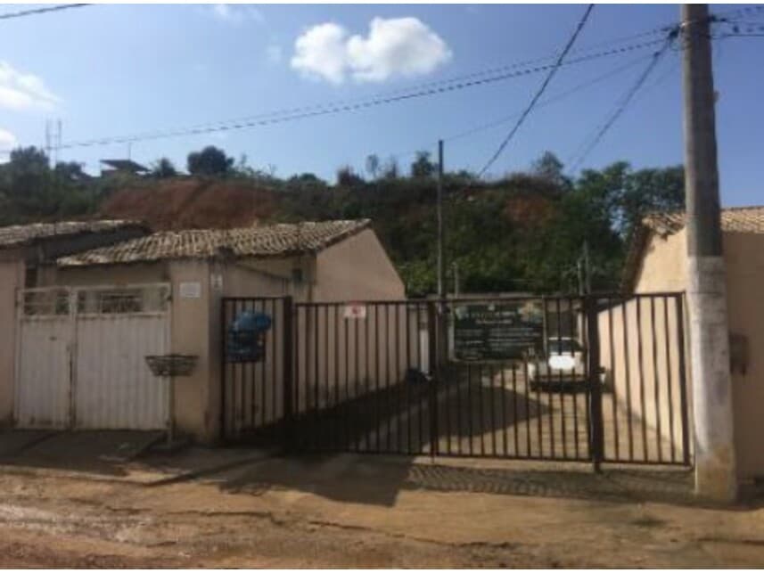 Casa em leilão em Belford Roxo - RJ — Casa à venda em leilão