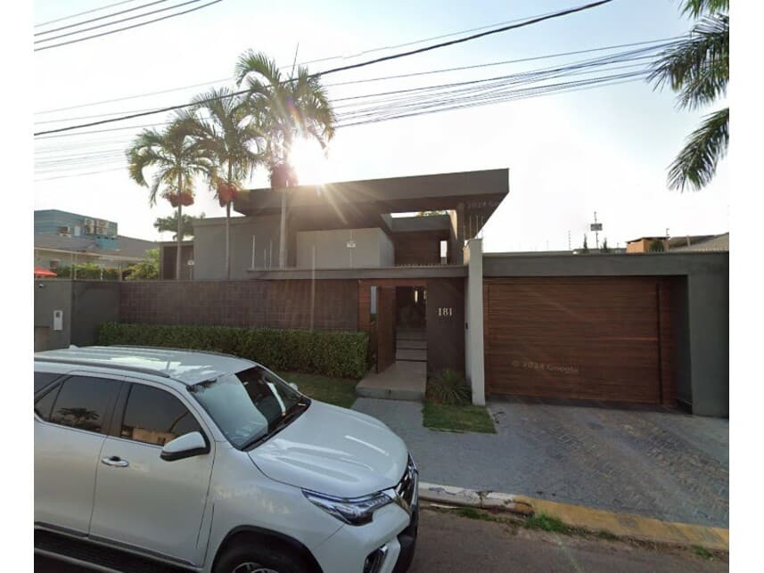 Casa em leilão em Sorriso - MT — Casa à venda em leilão