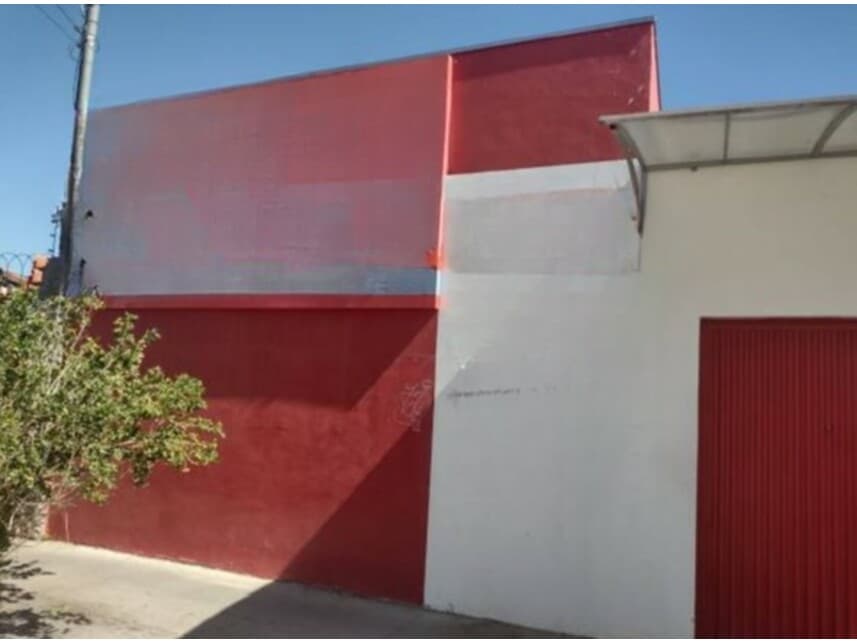 Casa em leilão em Montes Claros - MG — Casa à venda em leilão