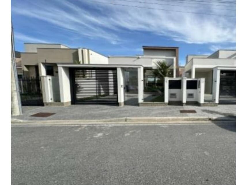 Casa em leilão em Tijucas - SC — Casa à venda em leilão