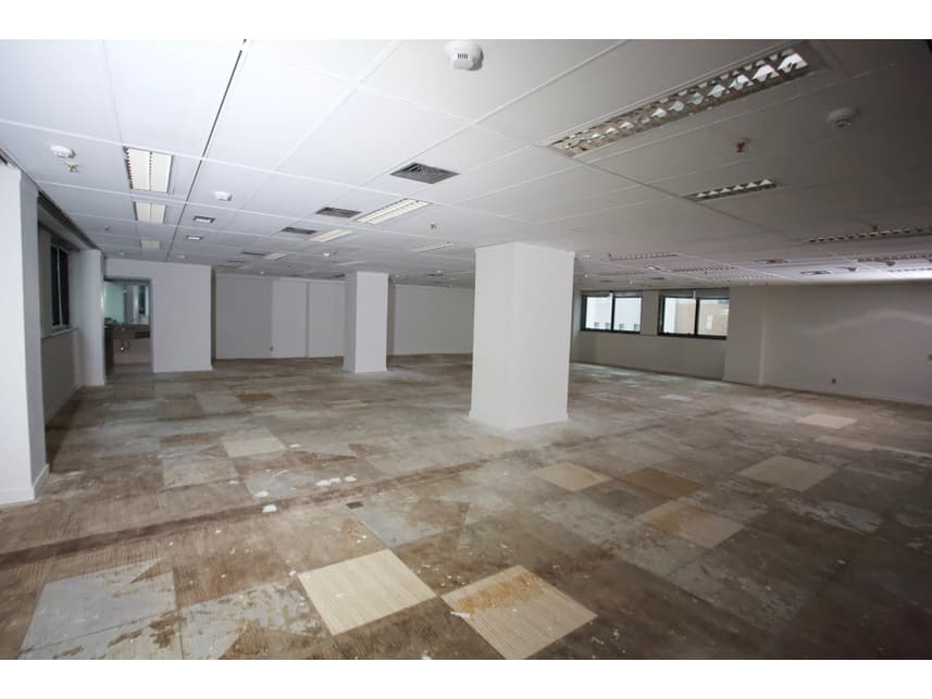 Foto 7 de 10: Comercial em leilão em Rio De Janeiro - RJ — Sala Comercial à venda em leilão
