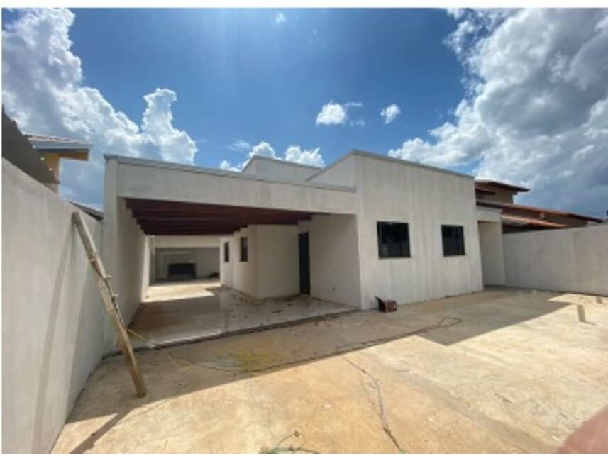 Foto 1 de 9: Casa em leilão em Juara - MT — Casa à venda em leilão