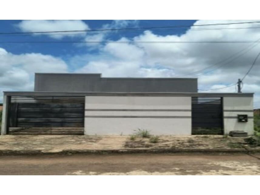 Casa em leilão em Confresa - MT — Casa à venda em leilão