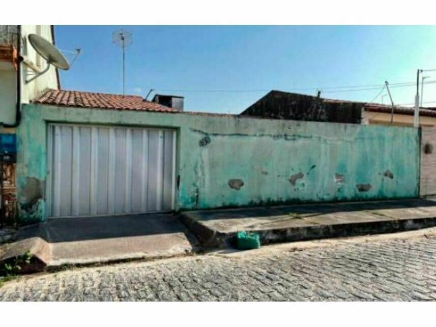 Casa em leilão em Maracanaú - CE — Casa à venda em leilão