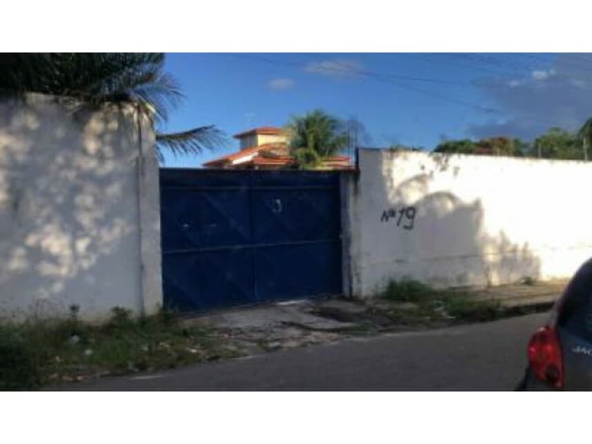 Casa em leilão em Camaçari - BA — Casa à venda em leilão