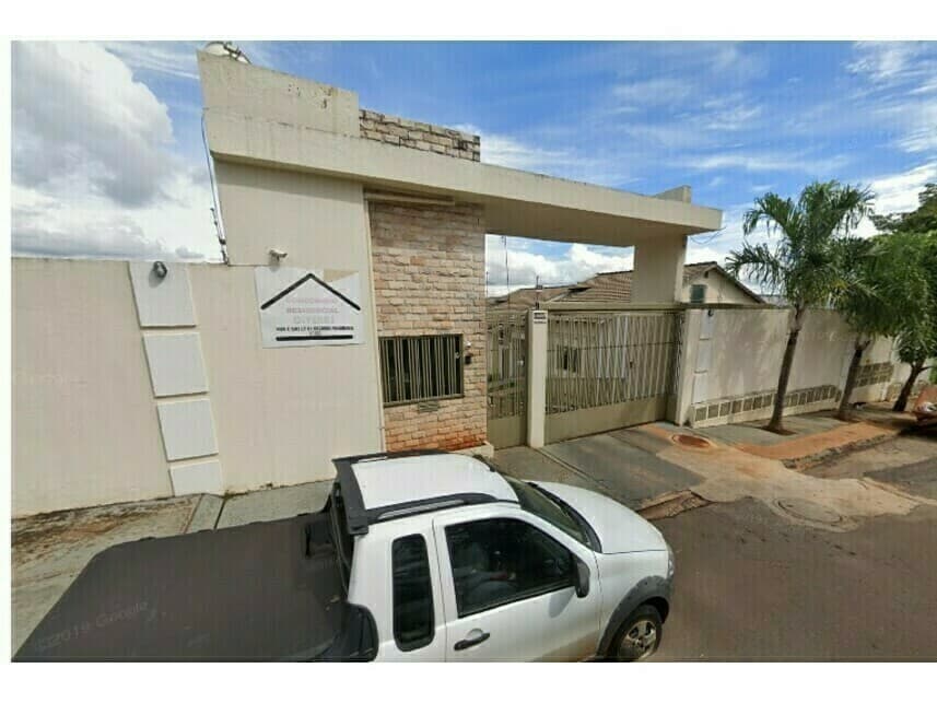 Casa em leilão em Goiânia - GO — Casa à venda em leilão