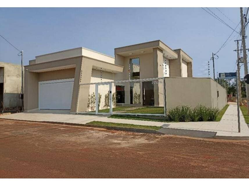 Casa em leilão em Tangará Da Serra - MT — Casa à venda em leilão