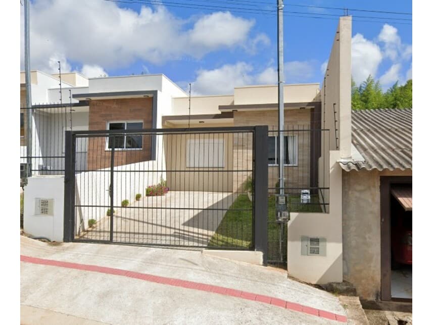 Casa em leilão em Passo Fundo - RS — Casa à venda em leilão