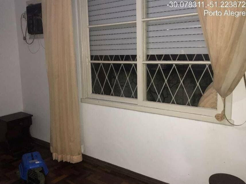 Foto 6 de 12: Casa em leilão em Porto Alegre - RS — Casa à venda em leilão