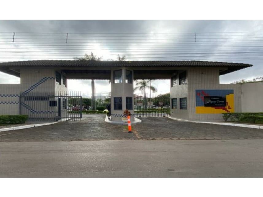Casa em leilão em Brasília - DF — Casa à venda em leilão