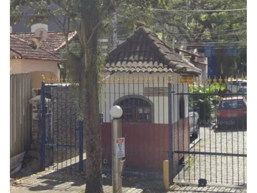 Casa em leilão em Rio De Janeiro - RJ — Casa à venda em leilão