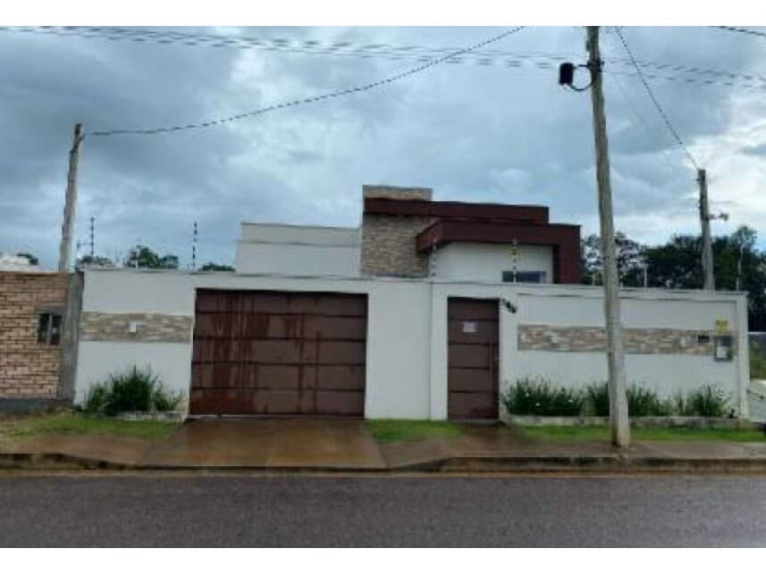 Casa em leilão em Vilhena - RO — Casa à venda em leilão