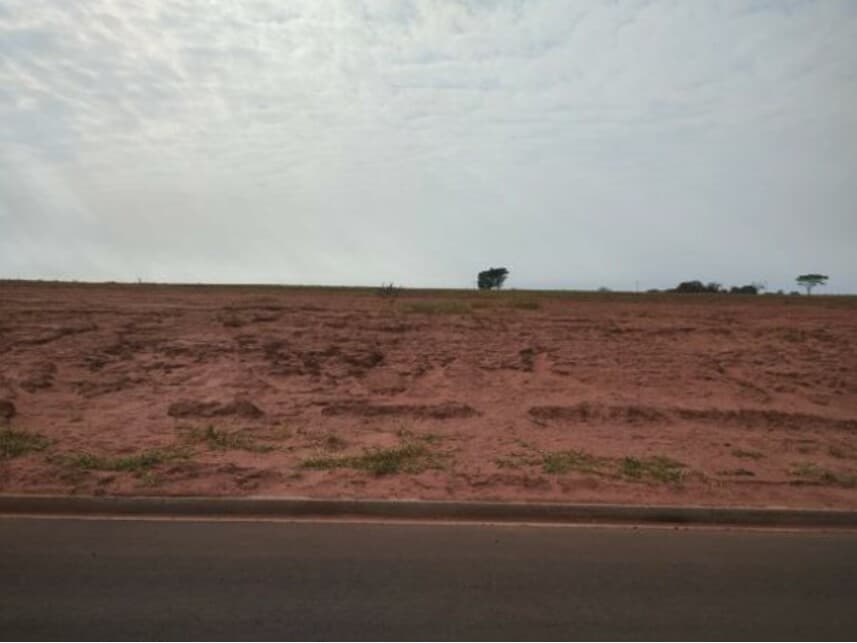 Terreno em leilão em Marília - SP — Terreno à venda em leilão