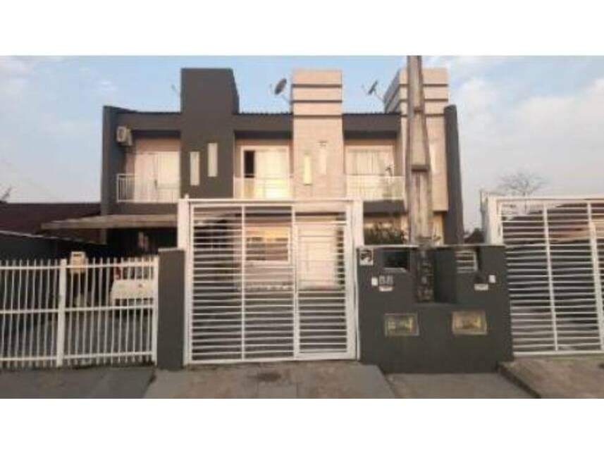 Casa em leilão em Joinville - SC — Casa à venda em leilão