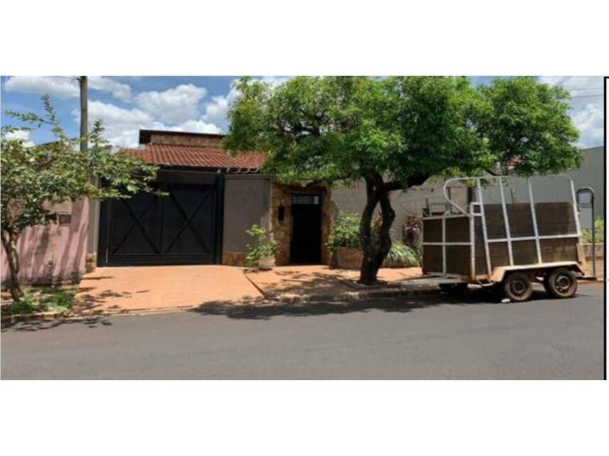 Casa em leilão em Ribeirão Preto - SP — Casa à venda em leilão