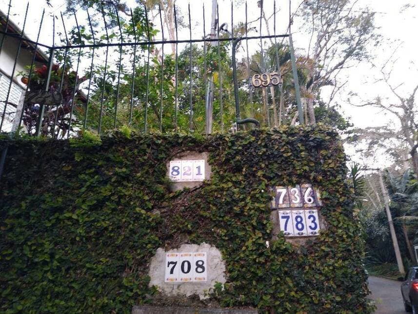 Foto 1 de 21: Casa em leilão em Embu Das Artes - SP — Casa à venda em leilão
