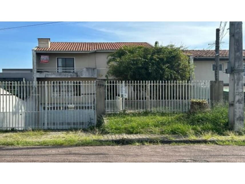 Casa em leilão em Curitiba - PR — Casa à venda em leilão