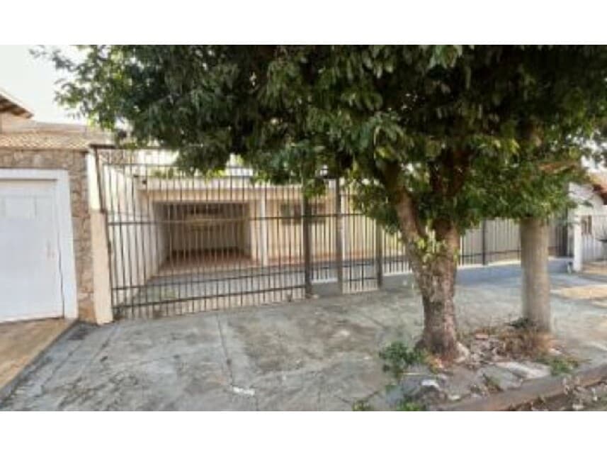 Foto 1 de 3: Casa em leilão em Matão - SP — Casa à venda em leilão