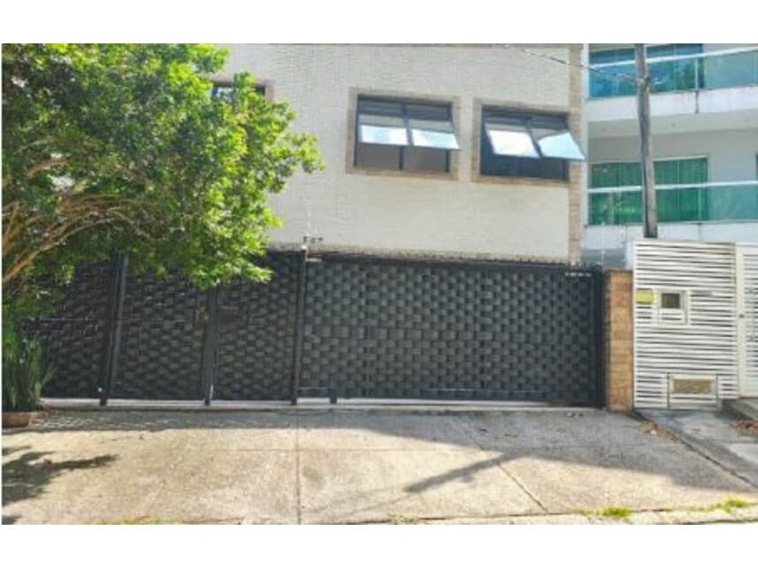 Casa em leilão em Rio De Janeiro - RJ — Casa à venda em leilão