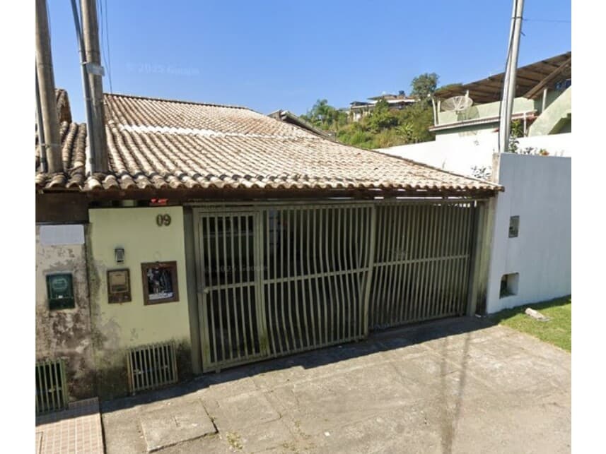 Casa em leilão em Barra Mansa - RJ — Casa à venda em leilão