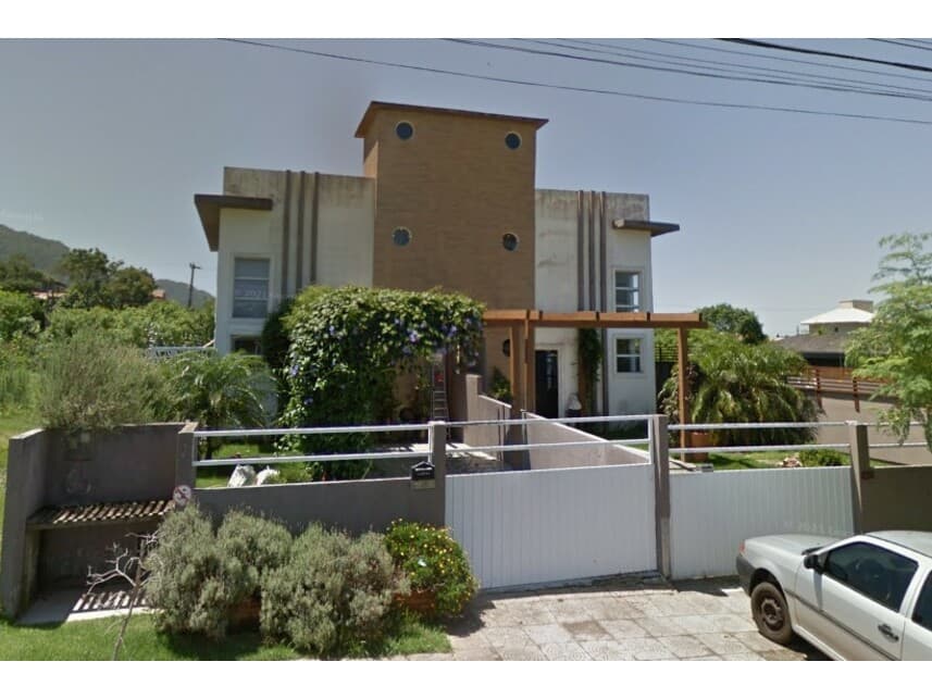 Casa em leilão em Florianópolis - SC — Casa à venda em leilão