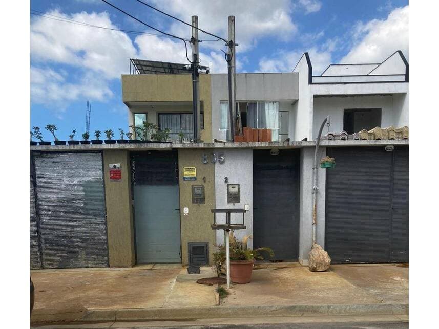Casa em leilão em Rio De Janeiro - RJ — Casa à venda em leilão