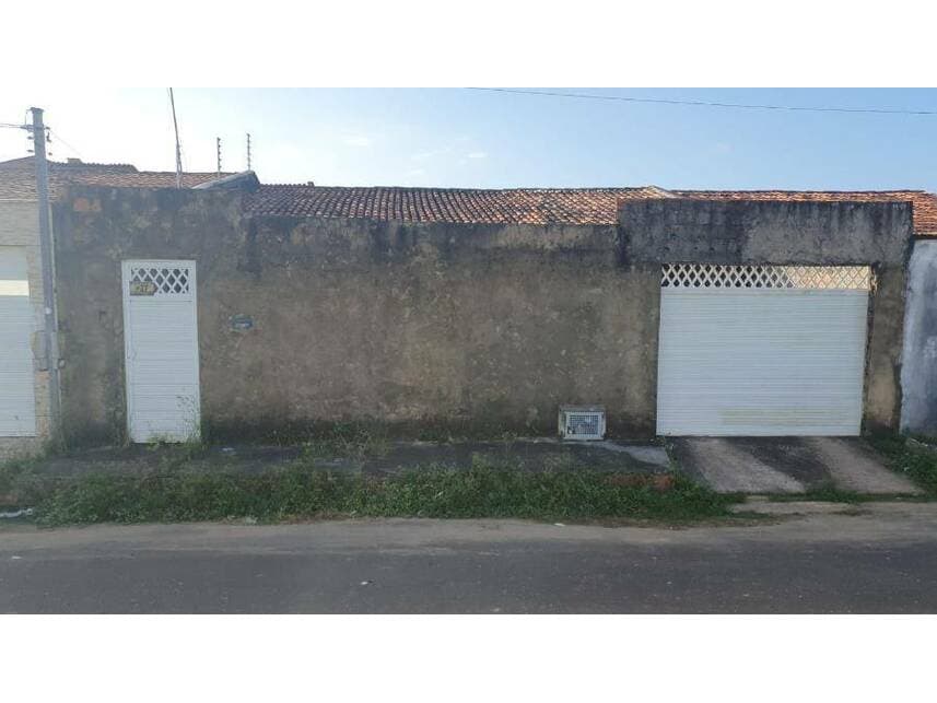 Casa em leilão em Paço Do Lumiar - MA — Casa à venda em leilão